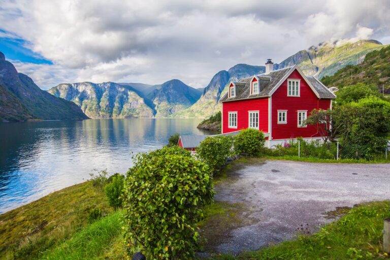 Cruise in Sognefjord